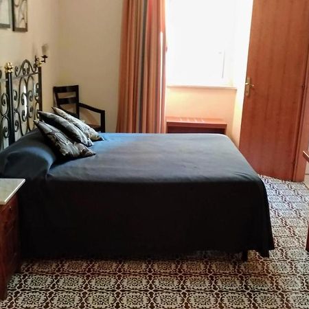 Nicolas Inn Rome Bagian luar foto
