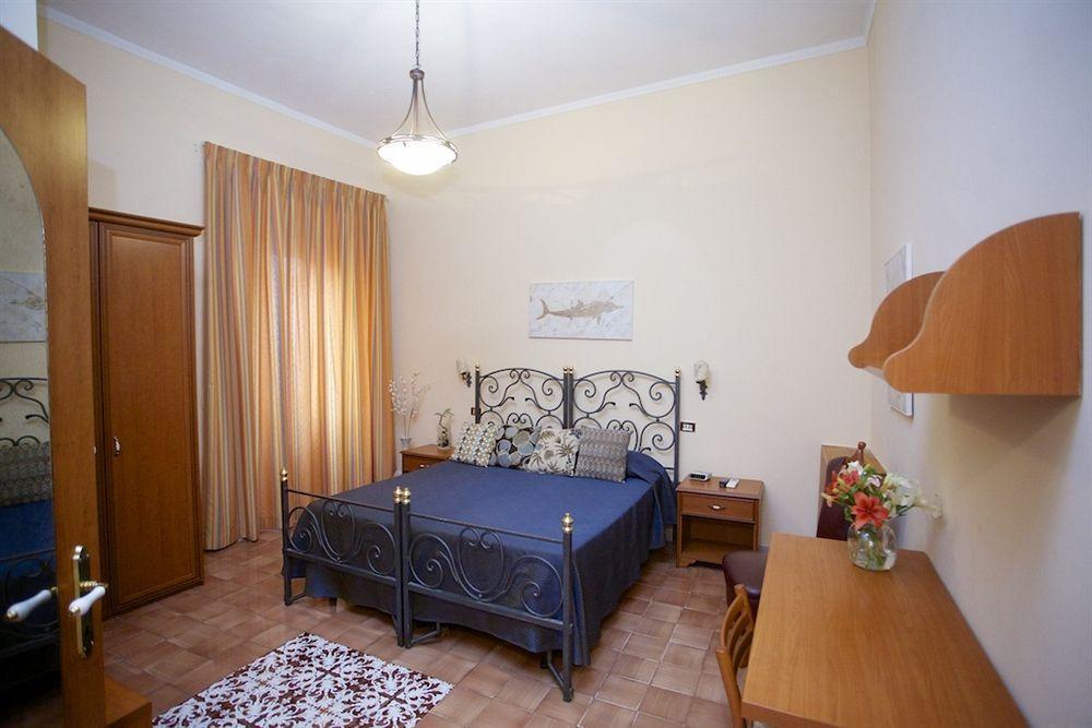 Nicolas Inn Rome Bagian luar foto