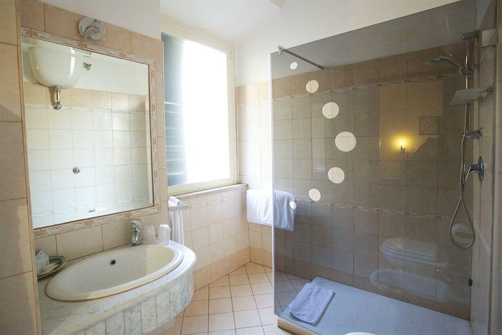 Nicolas Inn Rome Bagian luar foto