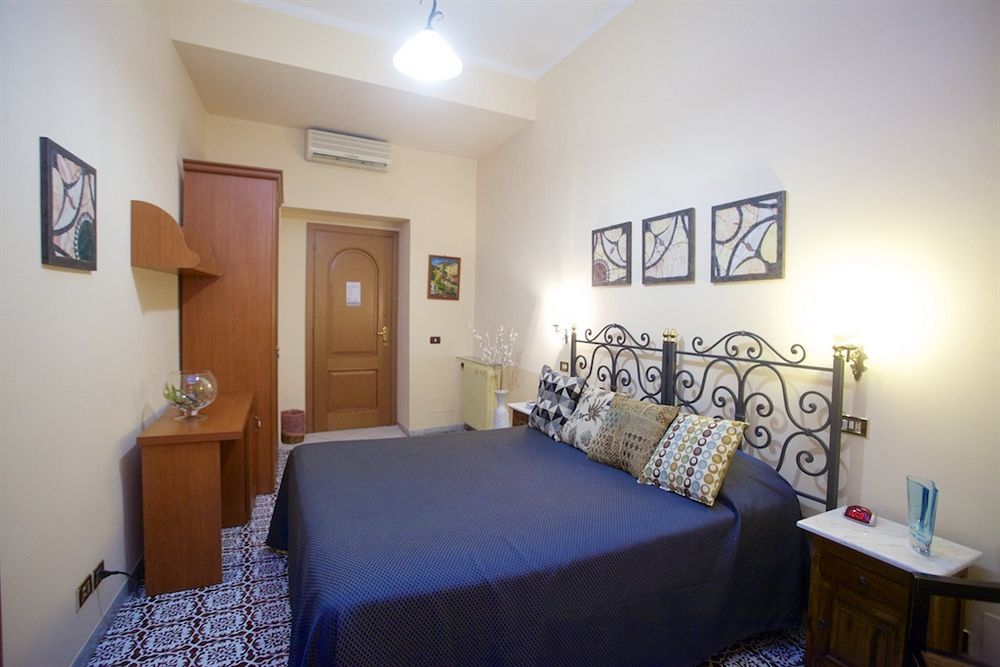 Nicolas Inn Rome Bagian luar foto