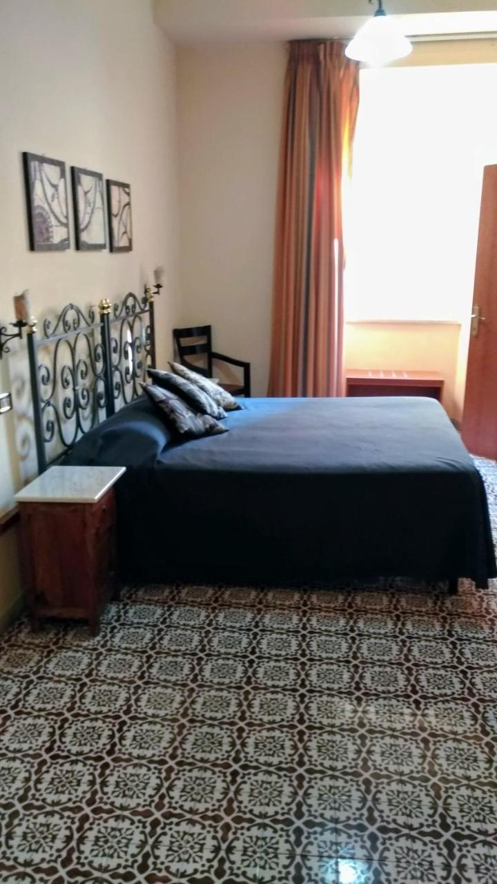 Nicolas Inn Rome Bagian luar foto