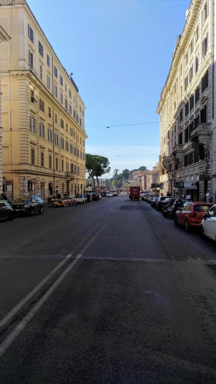 Nicolas Inn Rome Bagian luar foto